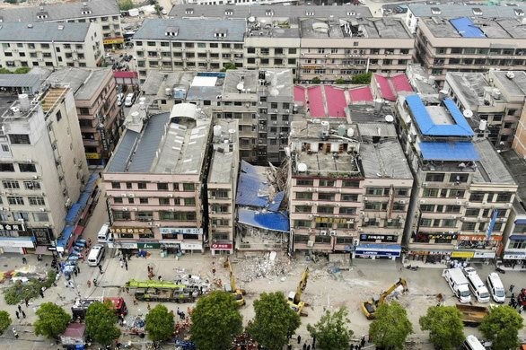 nlntv-high-rise-building-collapse-in-china-more-than-60-people-are-1651365863.jpg