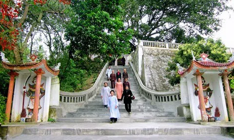Về Hà Tĩnh ngắm vẻ đẹp kỳ bí của ngôi chùa cổ Kim Dung