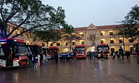 Nghệ An: Phụ huynh THPT bức xúc vì Trường tổ chức "du lịch" dài ngày cho học sinh